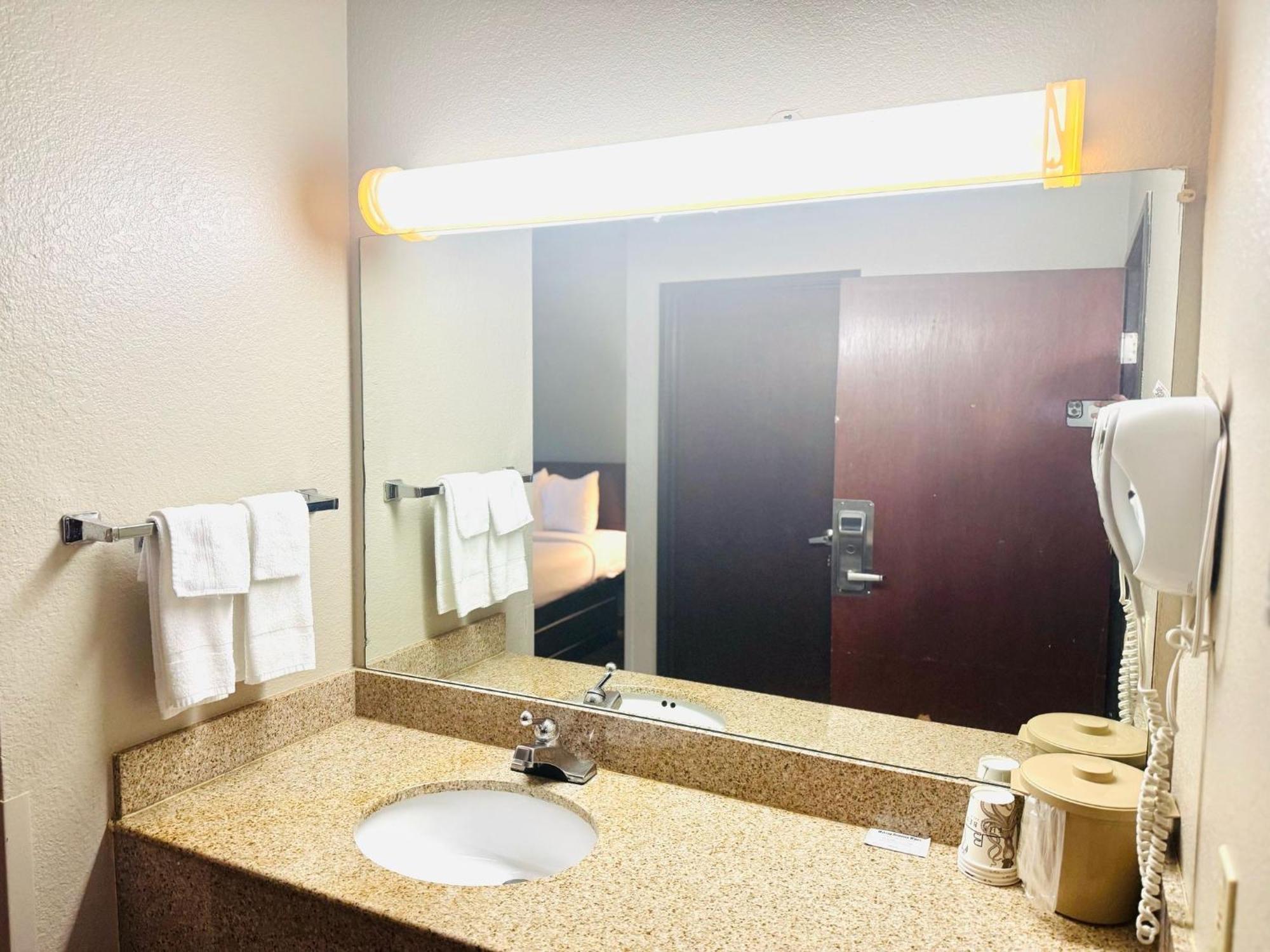 Baymont Inn & Suites By Wyndham Lincoln Ne Экстерьер фото